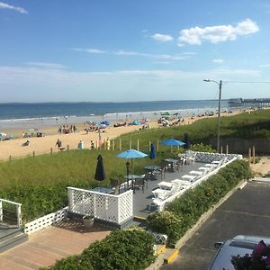 Sandpiper Beachfront Motel
